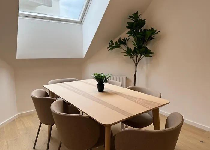 Modern In Doebling Apartament